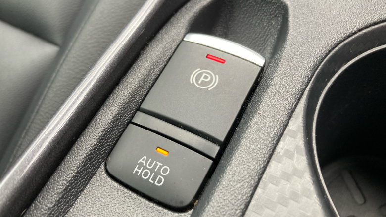 Nissan Juke 1.0 DiG-T 114 Tekna 5dr Petrol Hatchback